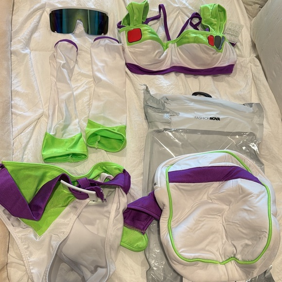 Infinity and beyond costume - Picture 2 of 3